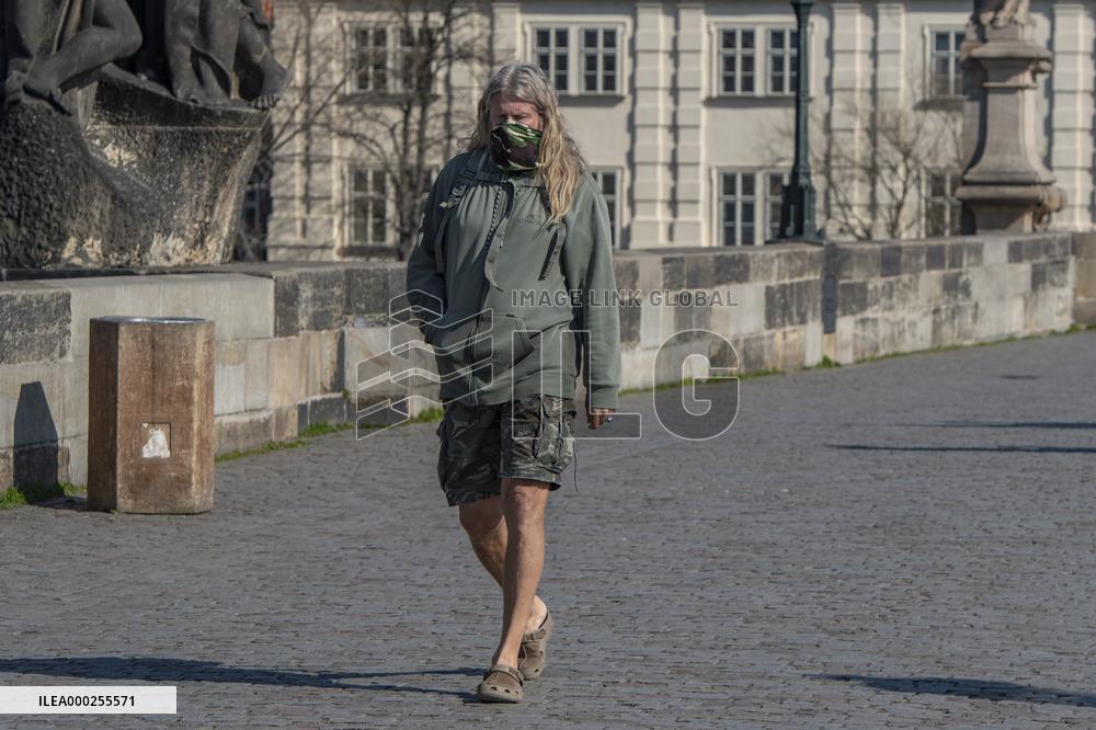 Charles Bridge, face mask, pedestrian, veil, medical mask, scarf, shorts