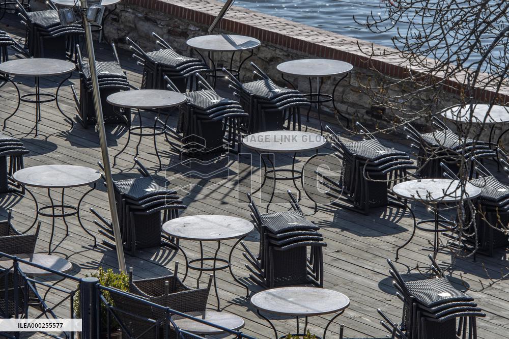 Prague without tourists, closed restaurants, prevention