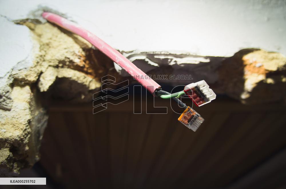 construction site, family house, bathroom, electrical wiring, reconstruction, renovation