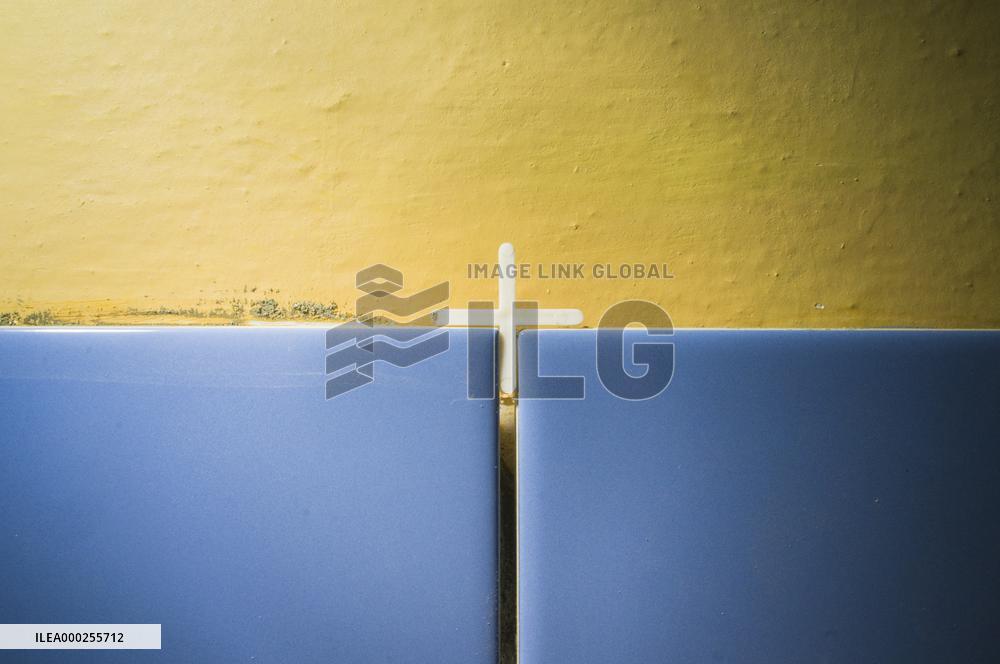 construction site, family house, bathroom, reconstruction, renovation, tile, tiles, tiling