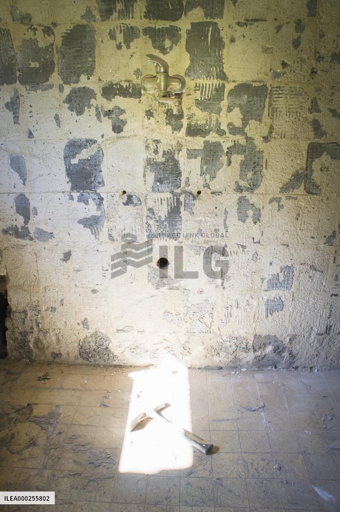 construction site, Stonemason's hammer, Brick Hammer, family house, bathroom, reconstruction, renovation