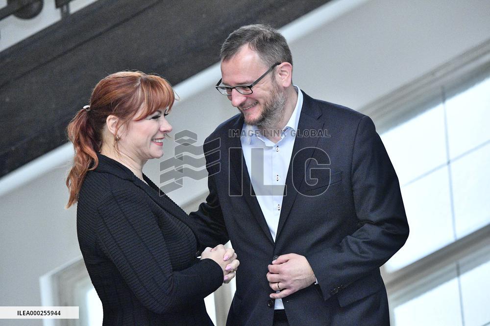 Petr Necas, Jana Necasova (Nagyova)