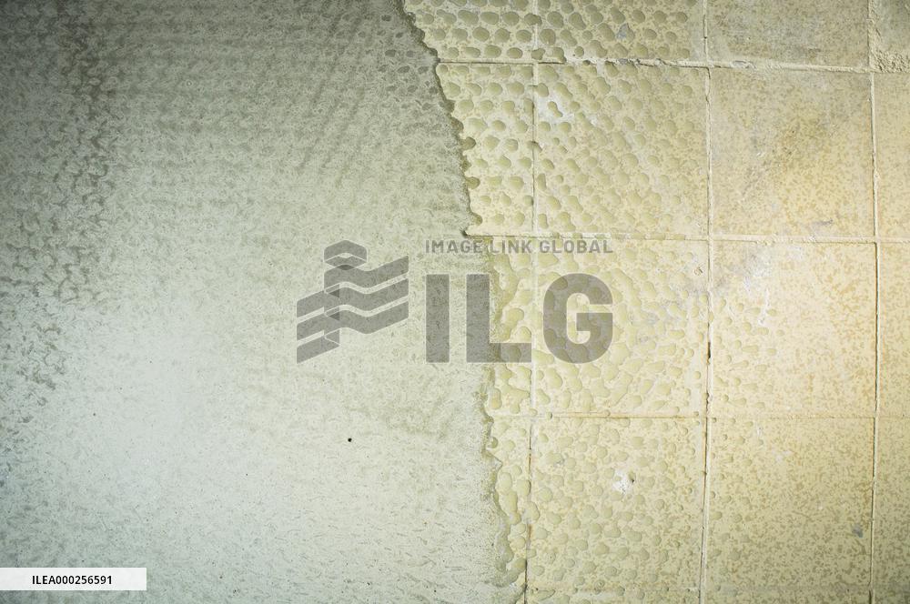 construction site, family house, bathroom, reconstruction, renovation, self-leveling compound, floor, flooring