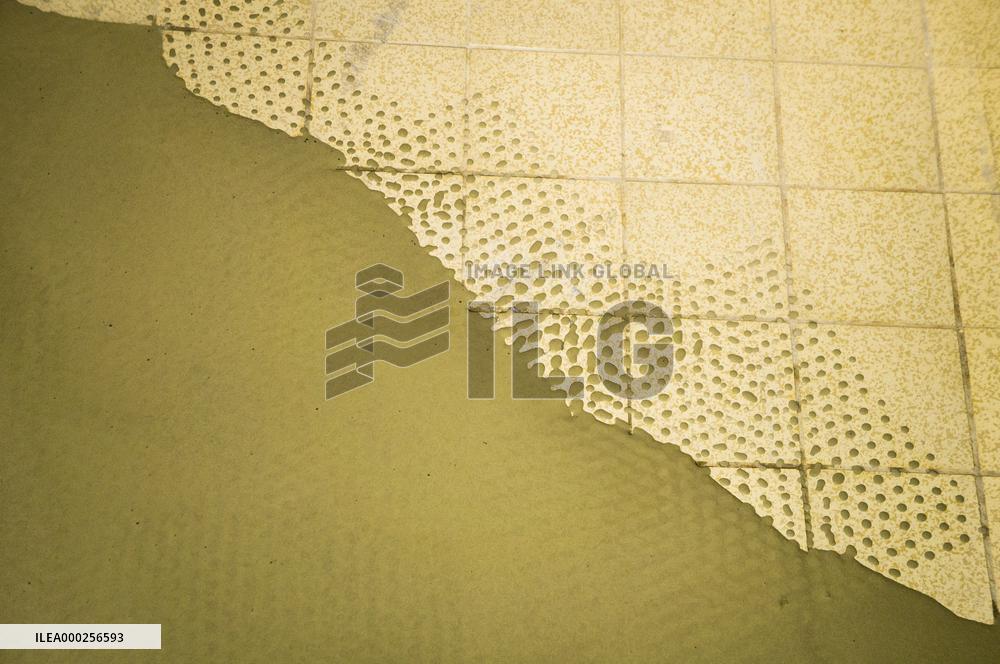 construction site, family house, bathroom, reconstruction, renovation, self-leveling compound, floor, flooring