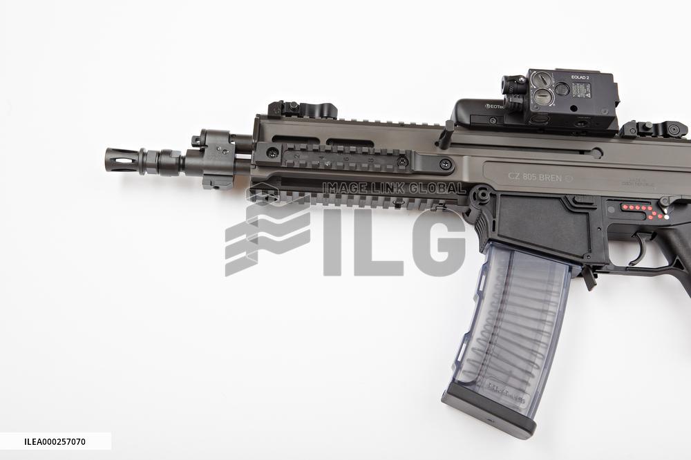 assault rifle, automatic weapon, type CZ 805 BREN A2, laser aiming device EOLAD-2, Ceska zbrojovka, CZUB, weapons, firearms, factory, manufacturer, rifles, military