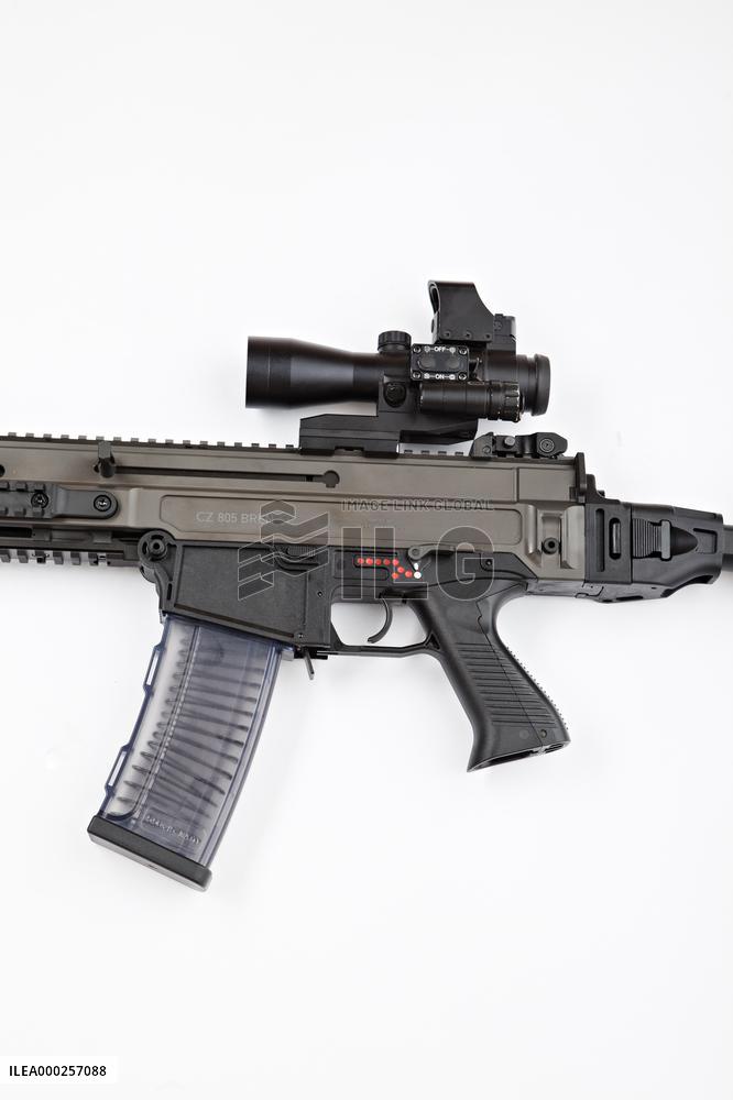 assault rifle, automatic weapon, type CZ 805 BREN A2, riflescope, sniperscope, ZD-5 x 35 RD, Ceska zbrojovka, CZUB, weapons, firearms, factory, manufacturer, rifles, military