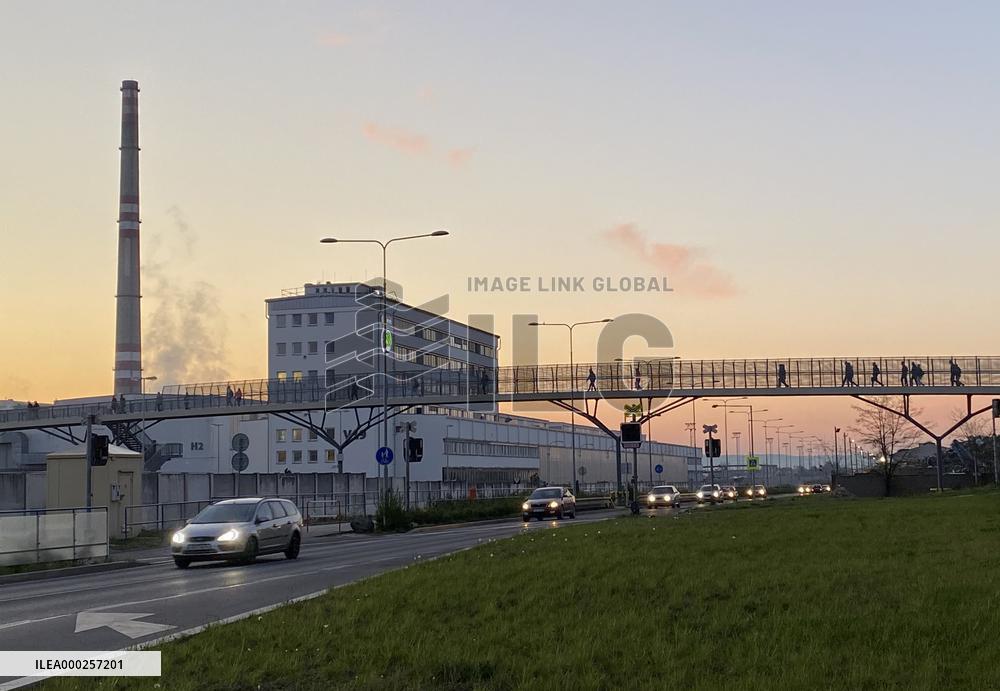 Skoda Auto resumes production