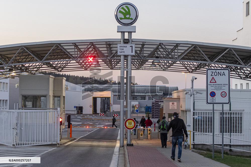 Skoda Auto resumes production
