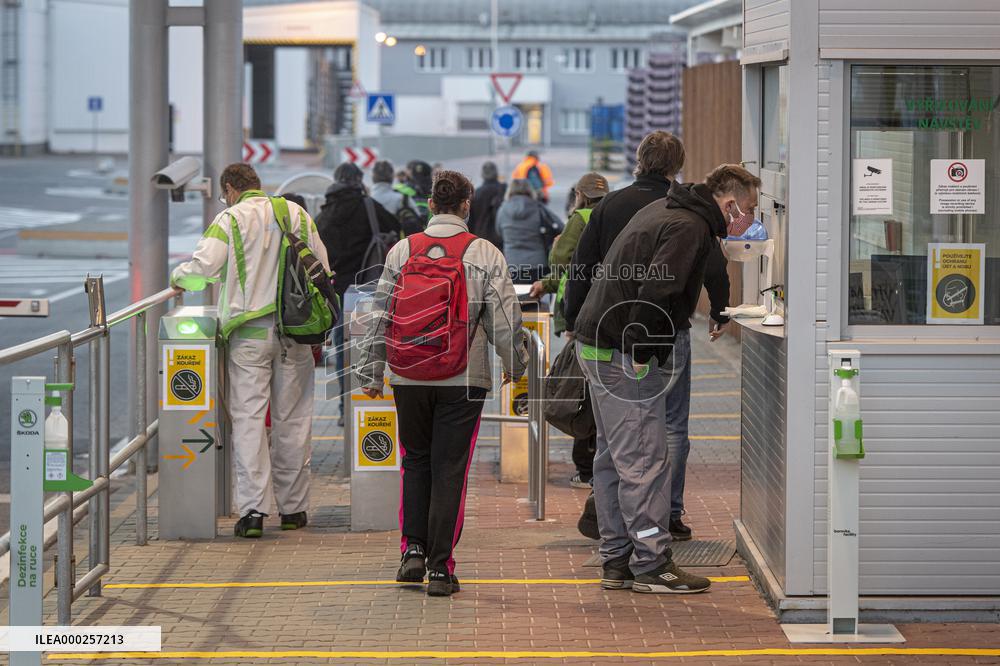 Skoda Auto resumes production