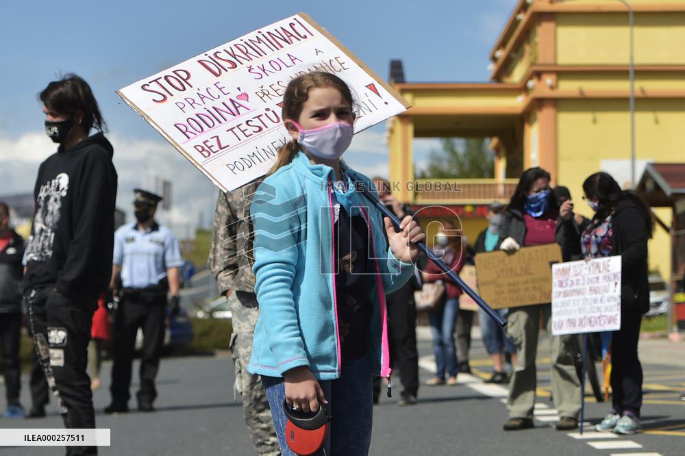 People, working, abroad, protest, cross border, Czech, Germany, covid-19