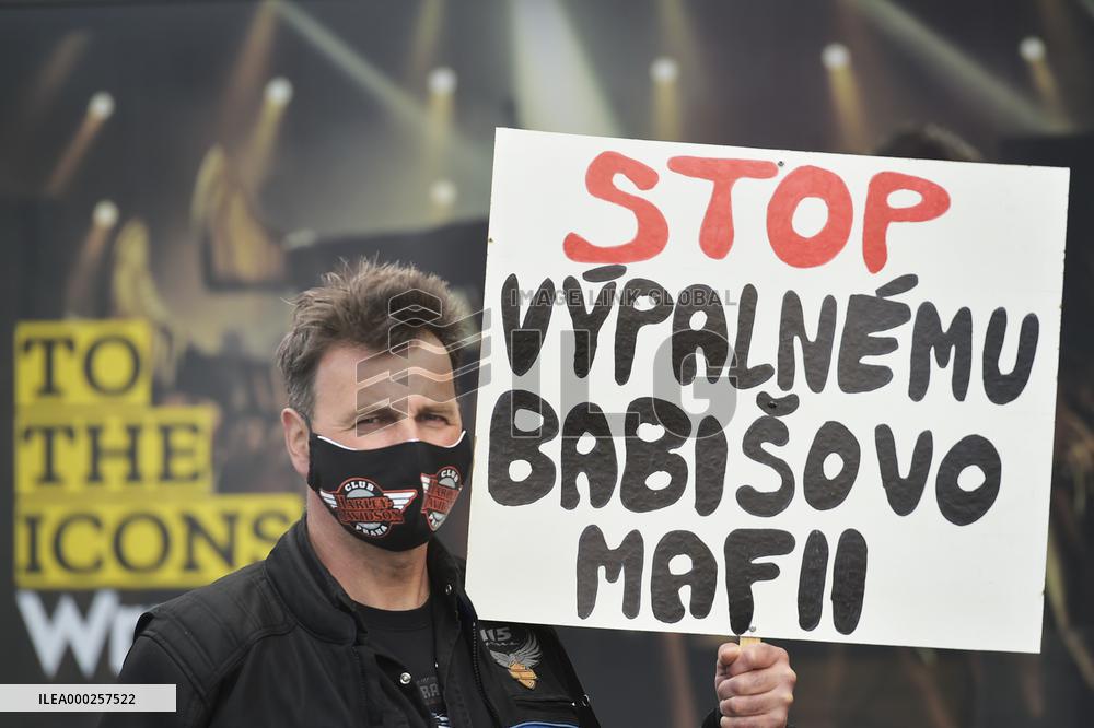 People, working, abroad, protest, cross border, Czech, Germany, covid-19