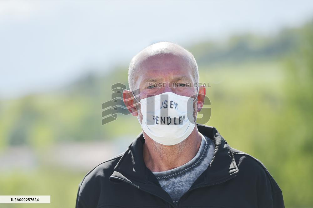 People, working, abroad, protest, cross border, Czech, Germany, covid-19