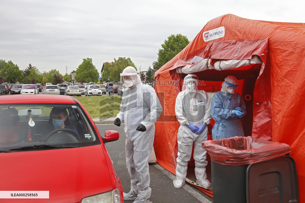Coronavirus tests for miners at the hospital in Rybnik