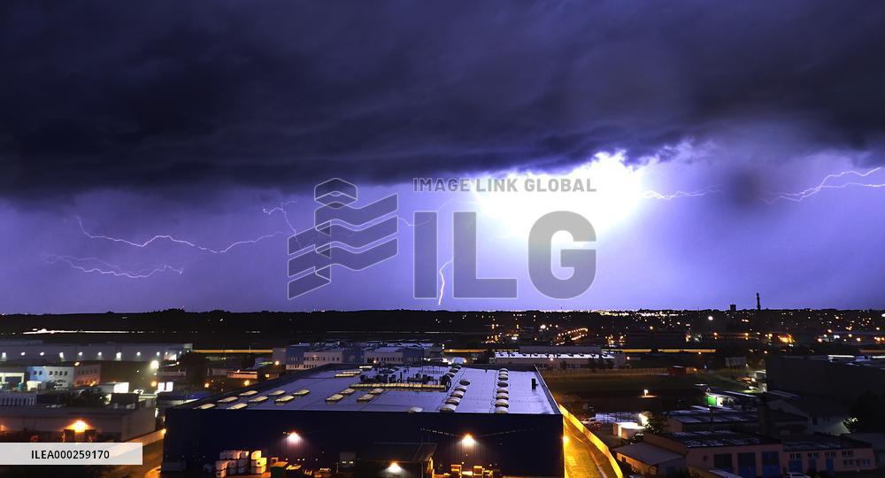 Olomouc, thunderstorm, lightning
