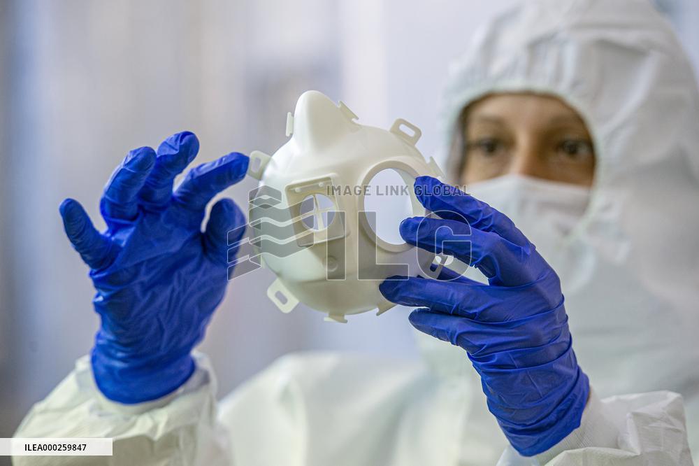 Benes and Lat industrial company production of respirator RP95-M