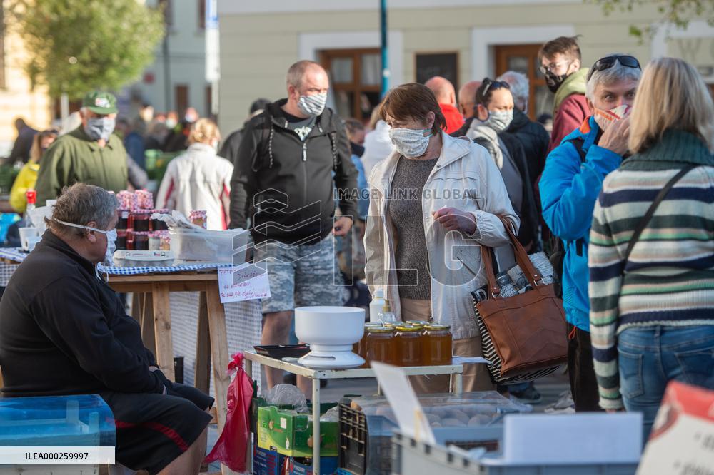 Farmer, market, people, face mask, Ceske Budejovice, Czech Republic
