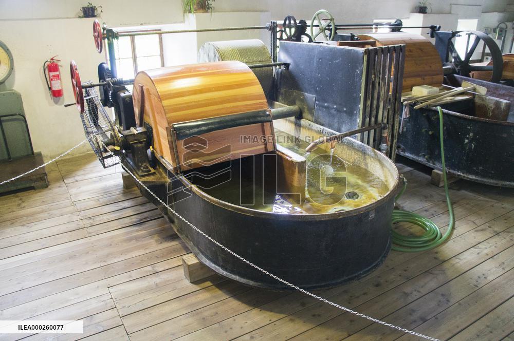 Handmade Paper Mill Velke Losiny