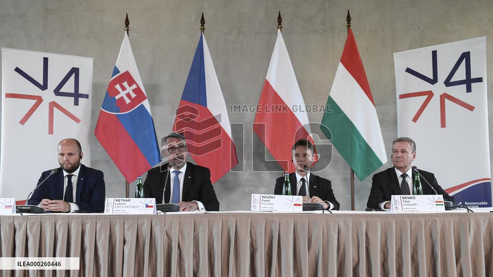 JAROSLAV NAD, LUBOMIR METNAR, PAWEL WOZNY, TIBOR BENKO