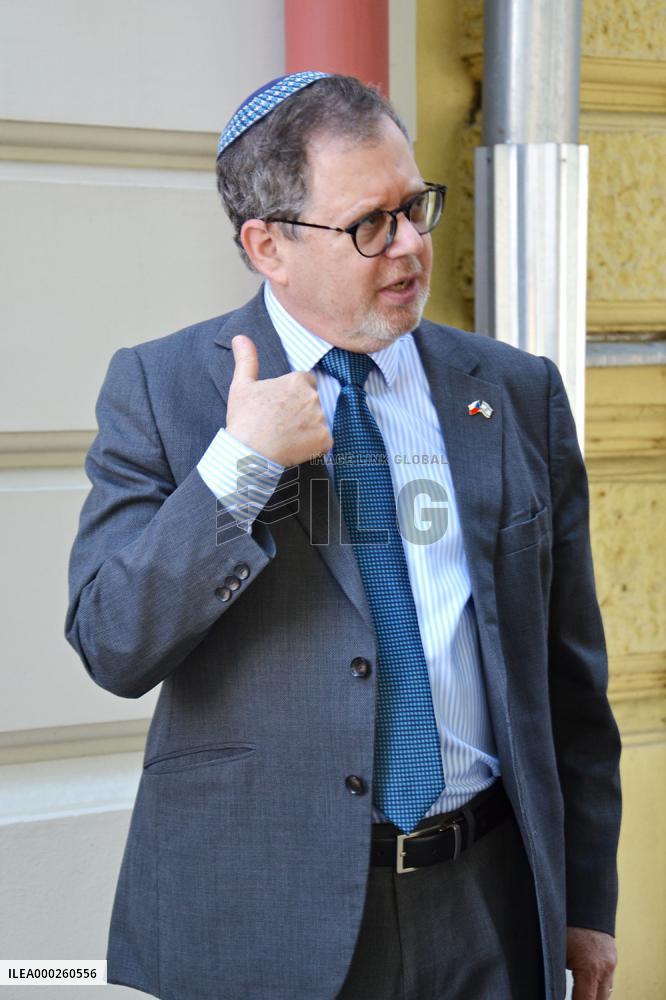 Daniel Meron, Stolpersteine (stumbling stones)