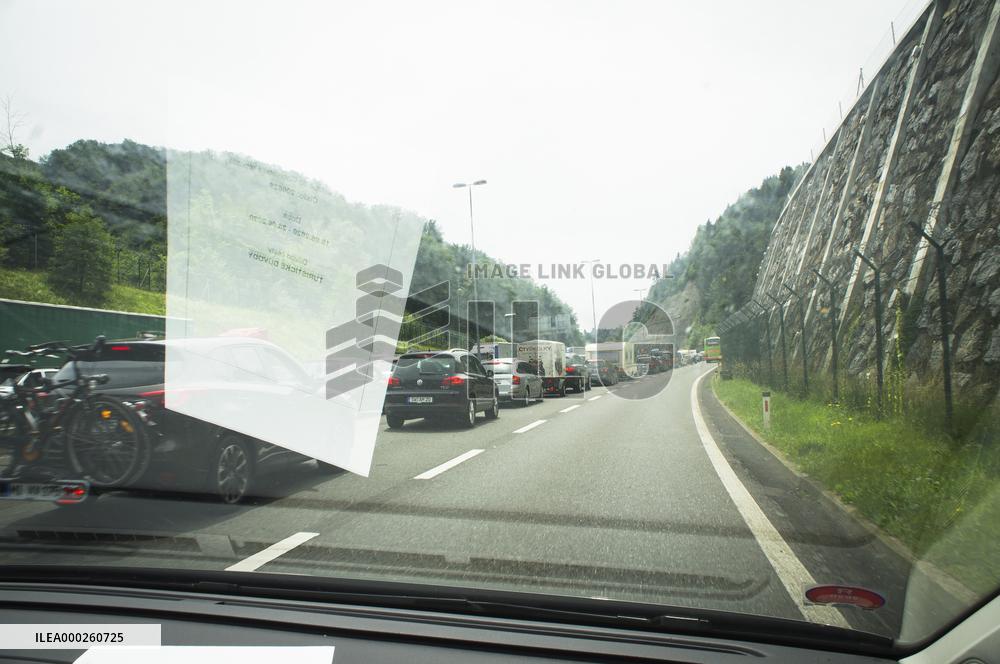 Gruskovje/Macelj  border crossing - Slovenia - Croatia, SLO-HR, Travel announcement form Enter Croatia