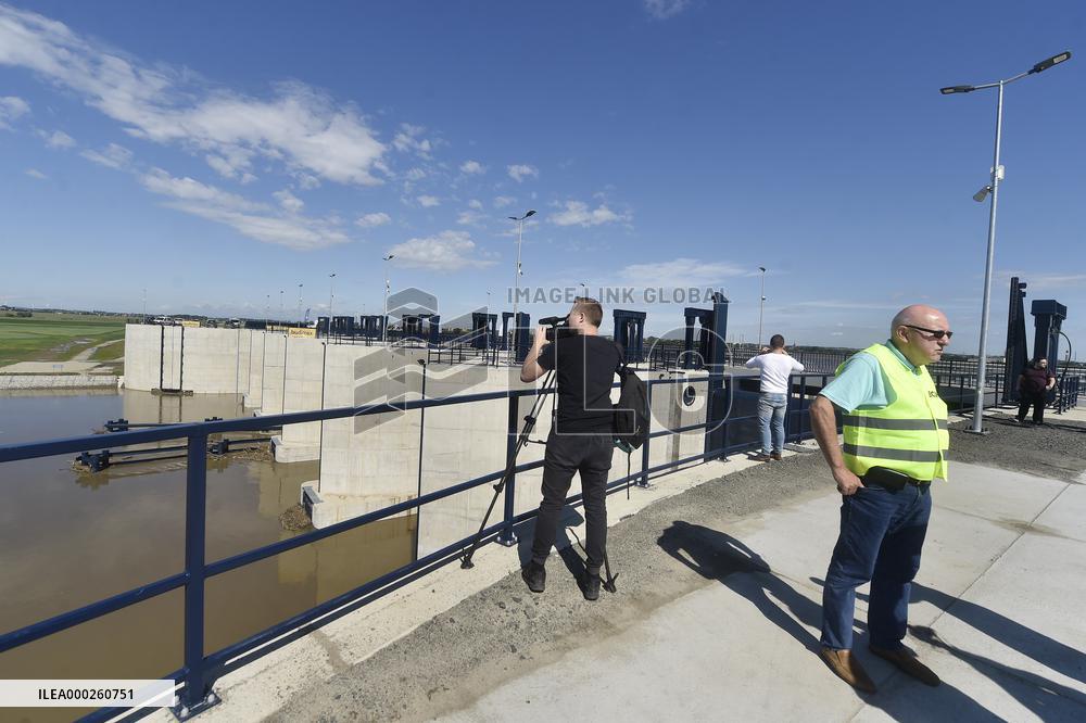 Raciborz dam, Odra river