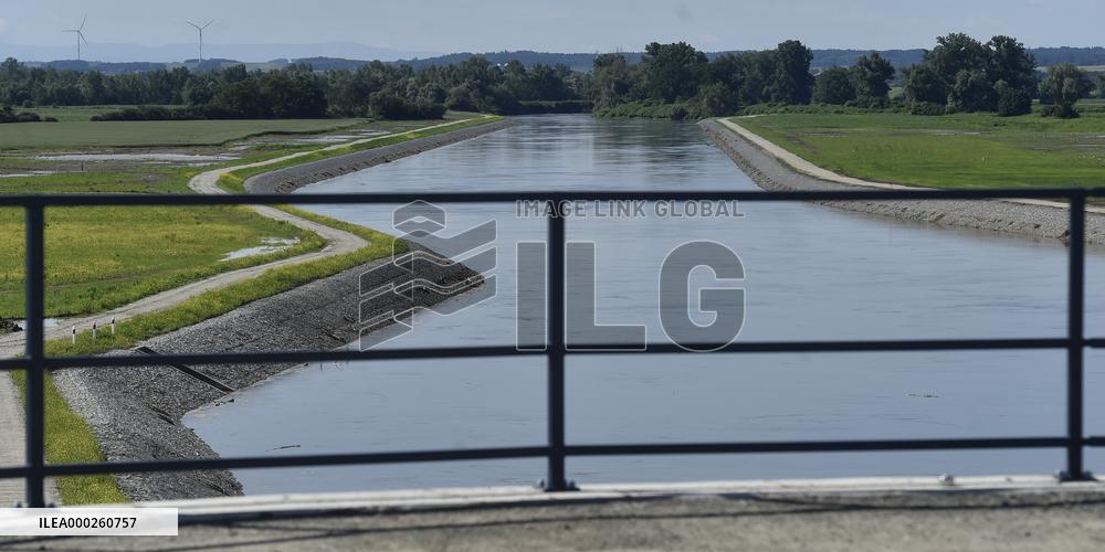 Raciborz dam, Odra river