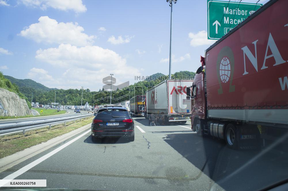 Macelj/Gruskovje border crossing - Croatia - Slovenia, HR-SLO, traffic jam, truck, lorry