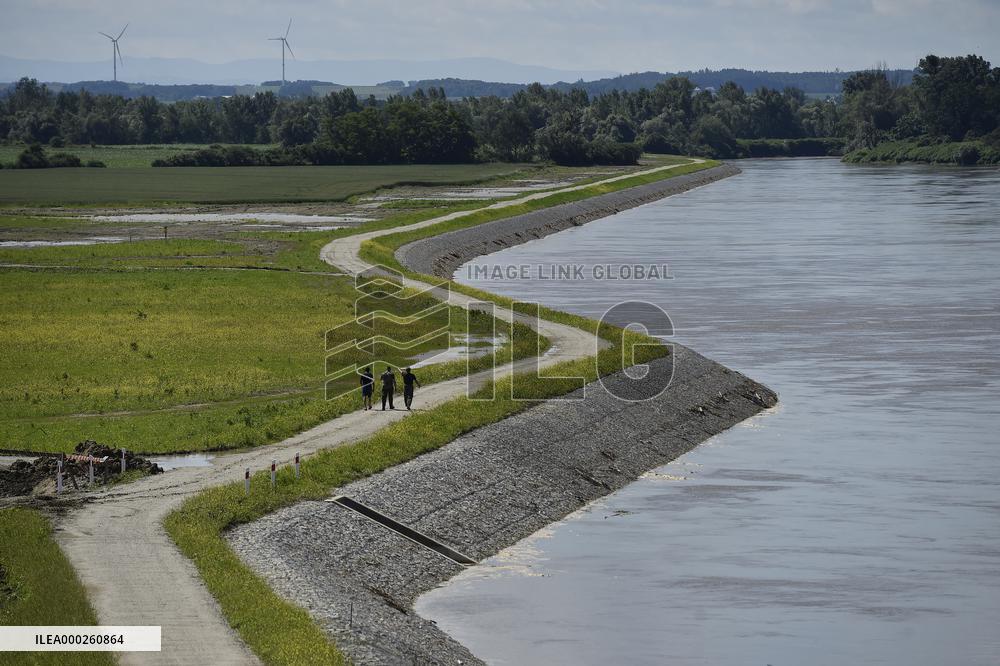 Raciborz dam, Odra river