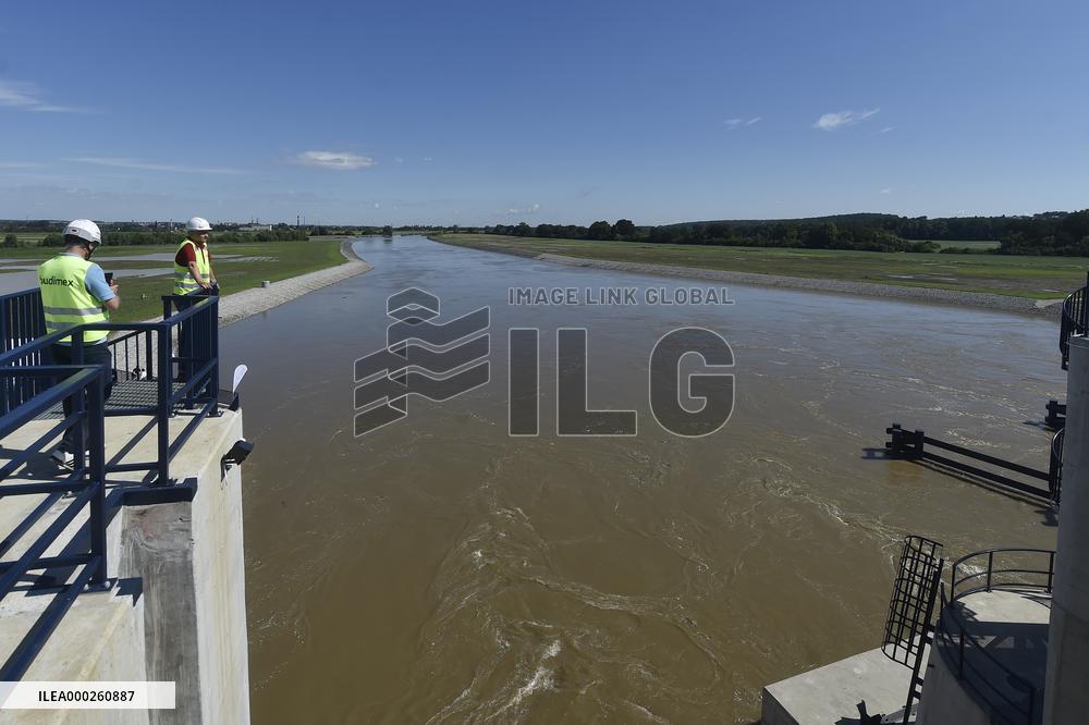 Raciborz dam, Odra river