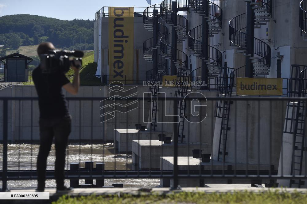 Raciborz dam, Odra river