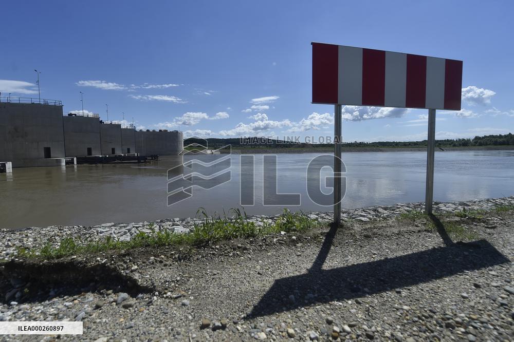 Raciborz dam, Odra river