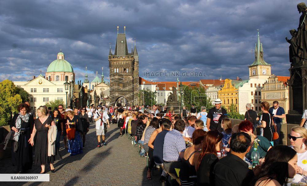 Dinner at 500 metre long table, Charles Bridge, Prague, citizens, Vltava River