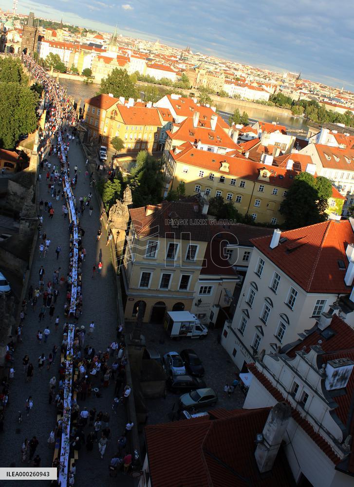 Dinner at 500 metre long table, Charles Bridge, Prague, citizens, Vltava River