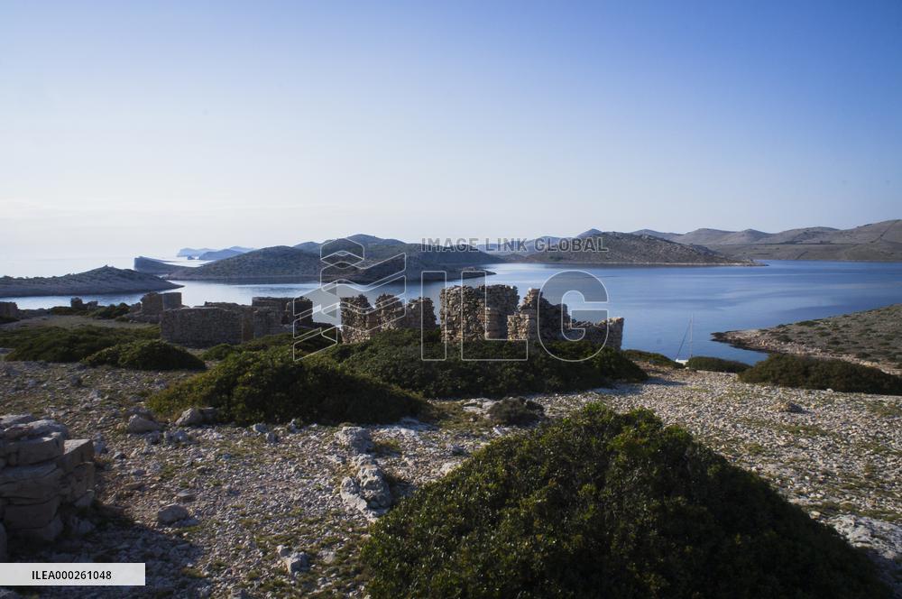 Kornati Islands National Park, The Kornati archipelago, Mana island, ruin