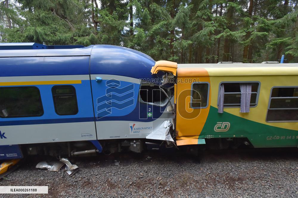 Train collision, Pernink