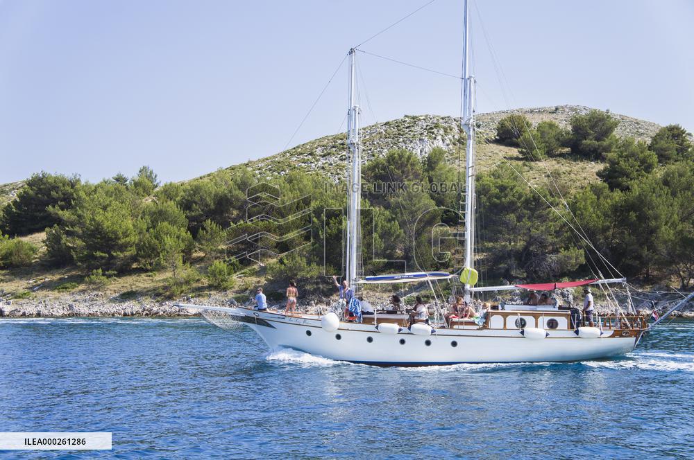 Telascica Nature Park, pleasure boat trip