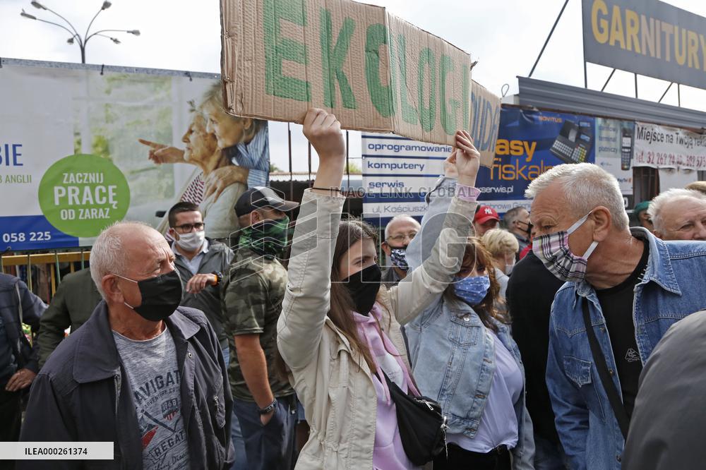 Polish President Andrzej Duda meeting with the residents of the town of Dabrowa Gornicza.