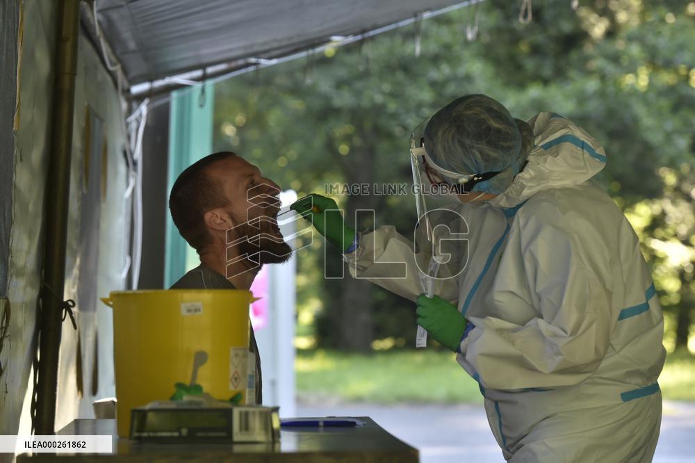 soccer players, test for the coronavirus, Karvina