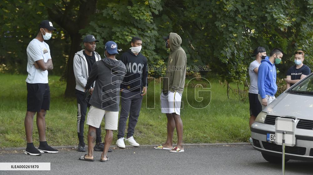 soccer players, test for the coronavirus, Karvina