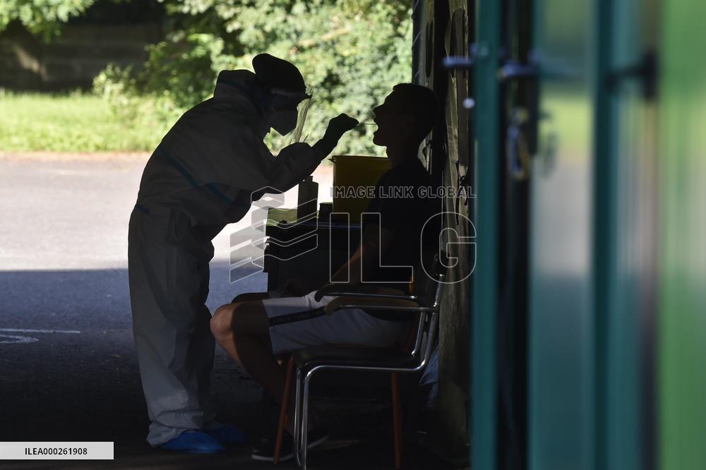 soccer players, test for the coronavirus, Karvina