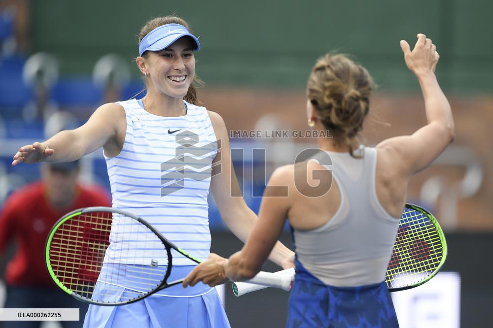 Belinda Bencic, Barbora Strycova
