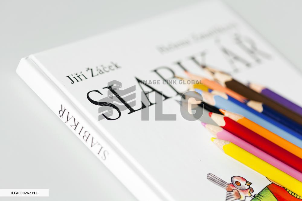 school supplies, Czech alphabet book, ABC-book, ABC, book, textbook, schoolbook, crayons, crayon, spelling book, reading, text, letters, characters