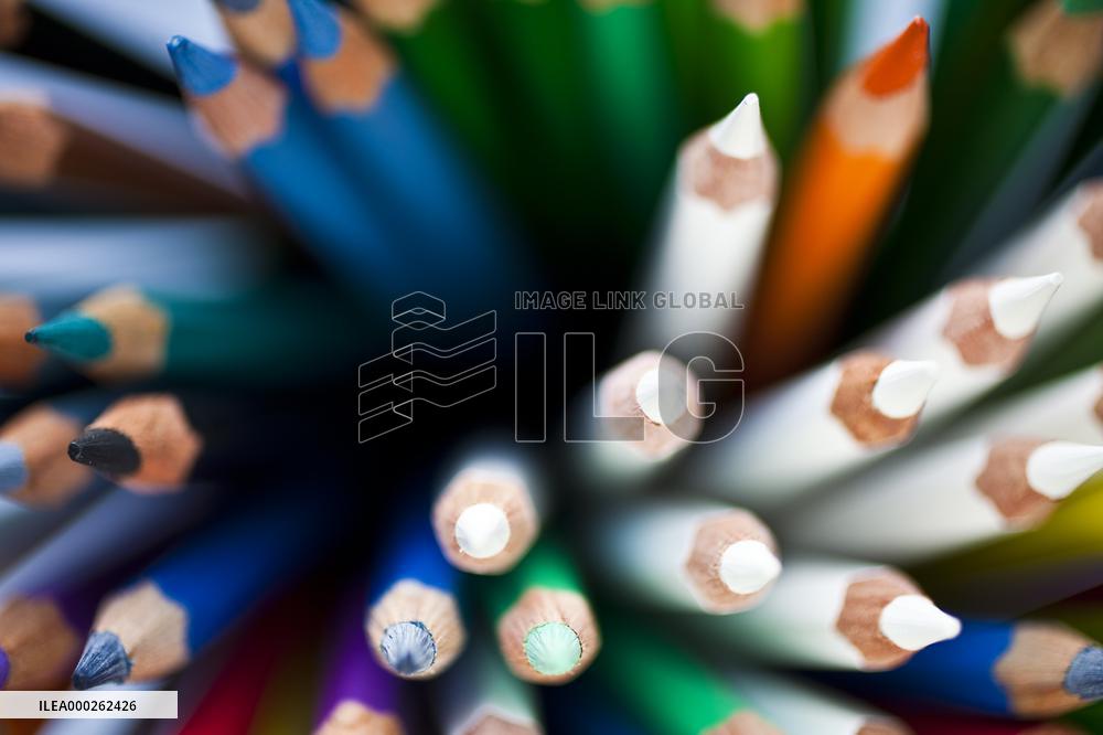 school supplies, crayons, crayon, color, colour, colors, colours, draw, drawing