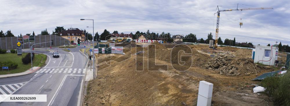 Pruhonice, roadhouse, pull-up, petrol station, building site, construction