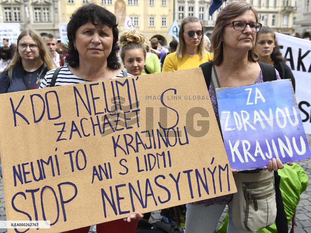 Environmental rally protesting against government failure