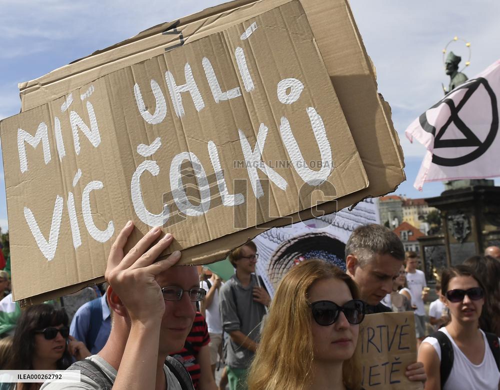 Environmental rally protesting against government failure