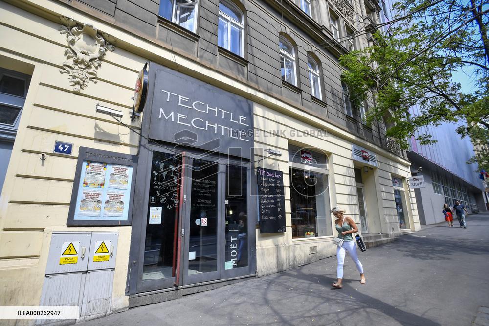 Techtle Mechtle night club