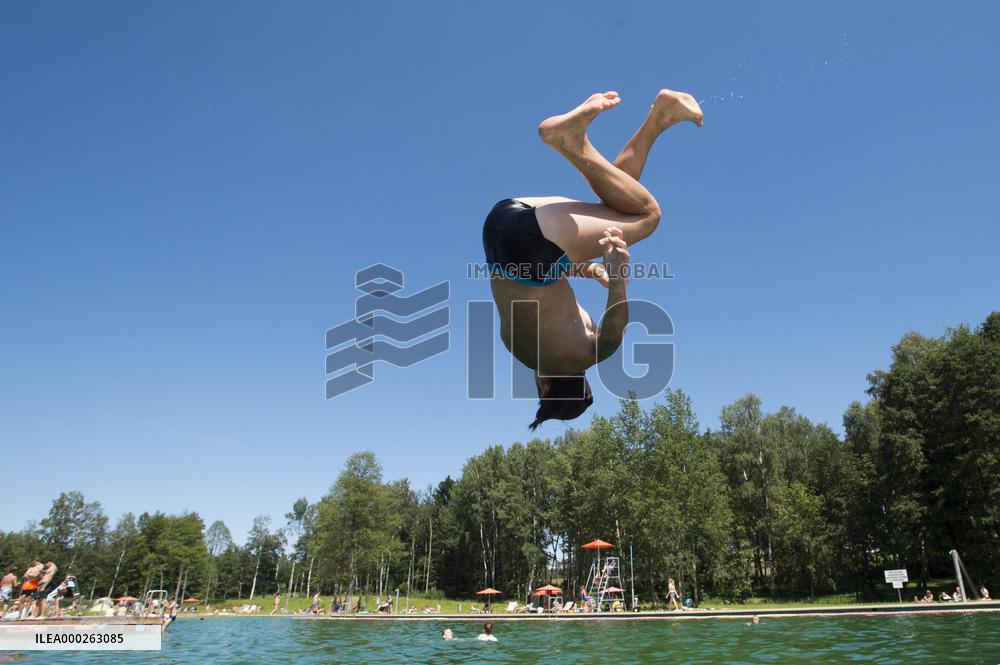 biotope swimming pool, lido