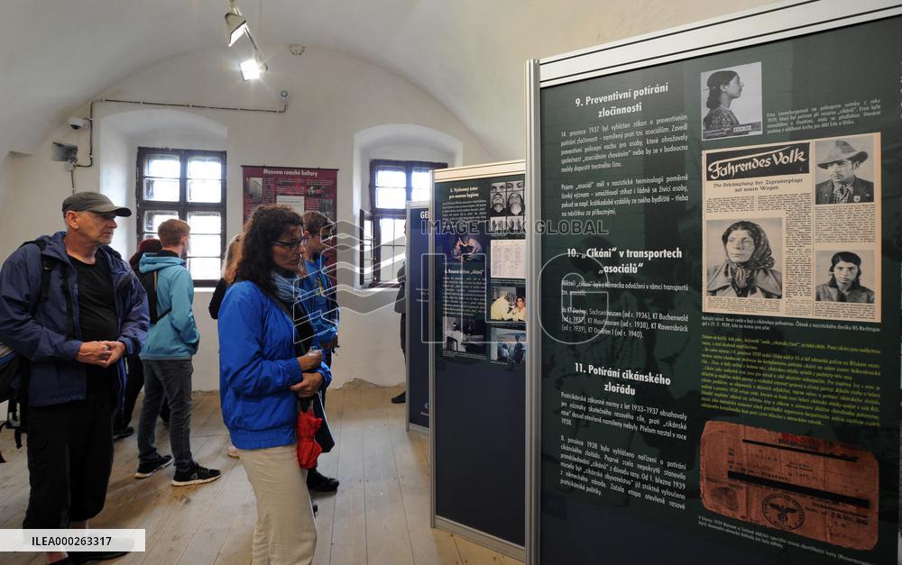 Exhibition on wartime Roma genocide in Terezin