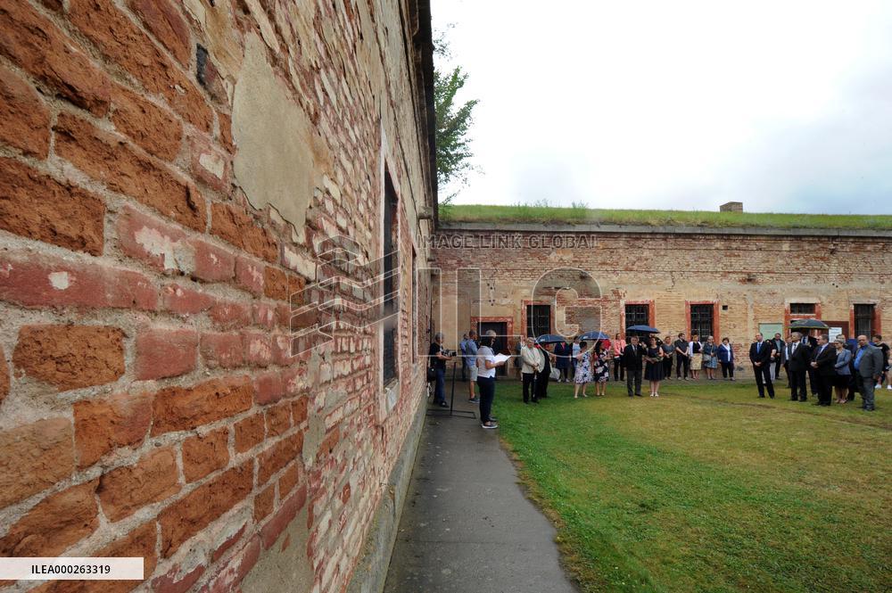 Exhibition on wartime Roma genocide in Terezin